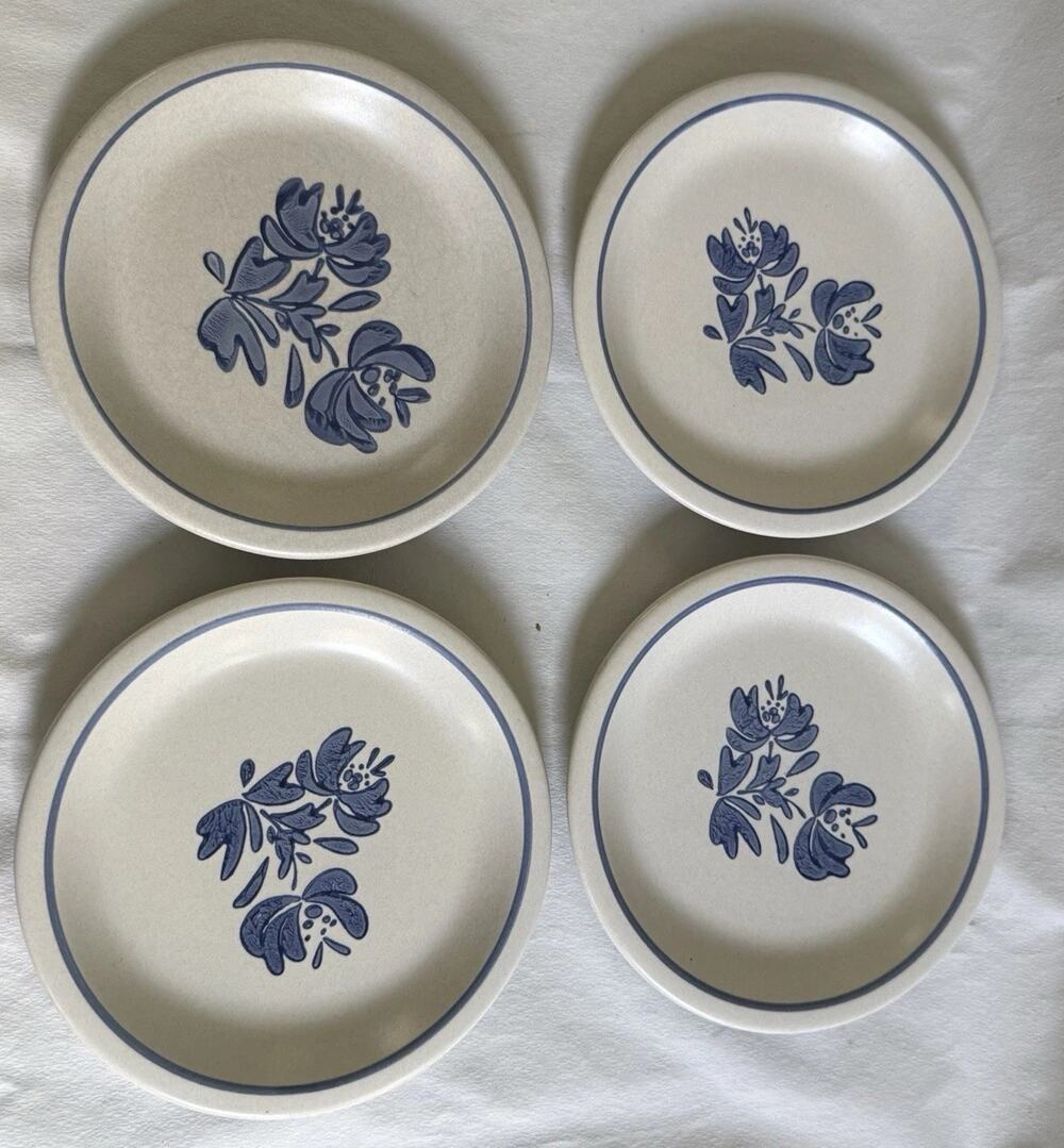 Pfaltzgraff Yorktowne Stoneware Dessert Plate 6.75” Old Castle Mark (4 Plates)